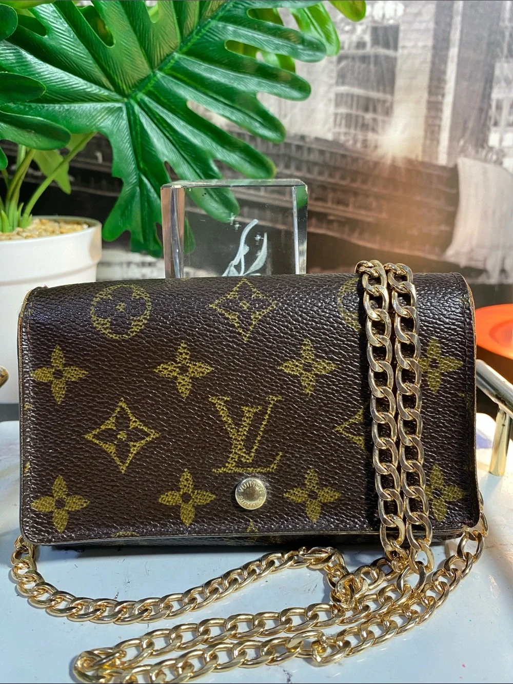 Authentic Louis Vuitton Brown Monogram Bifold Zippy Wallet On Chain